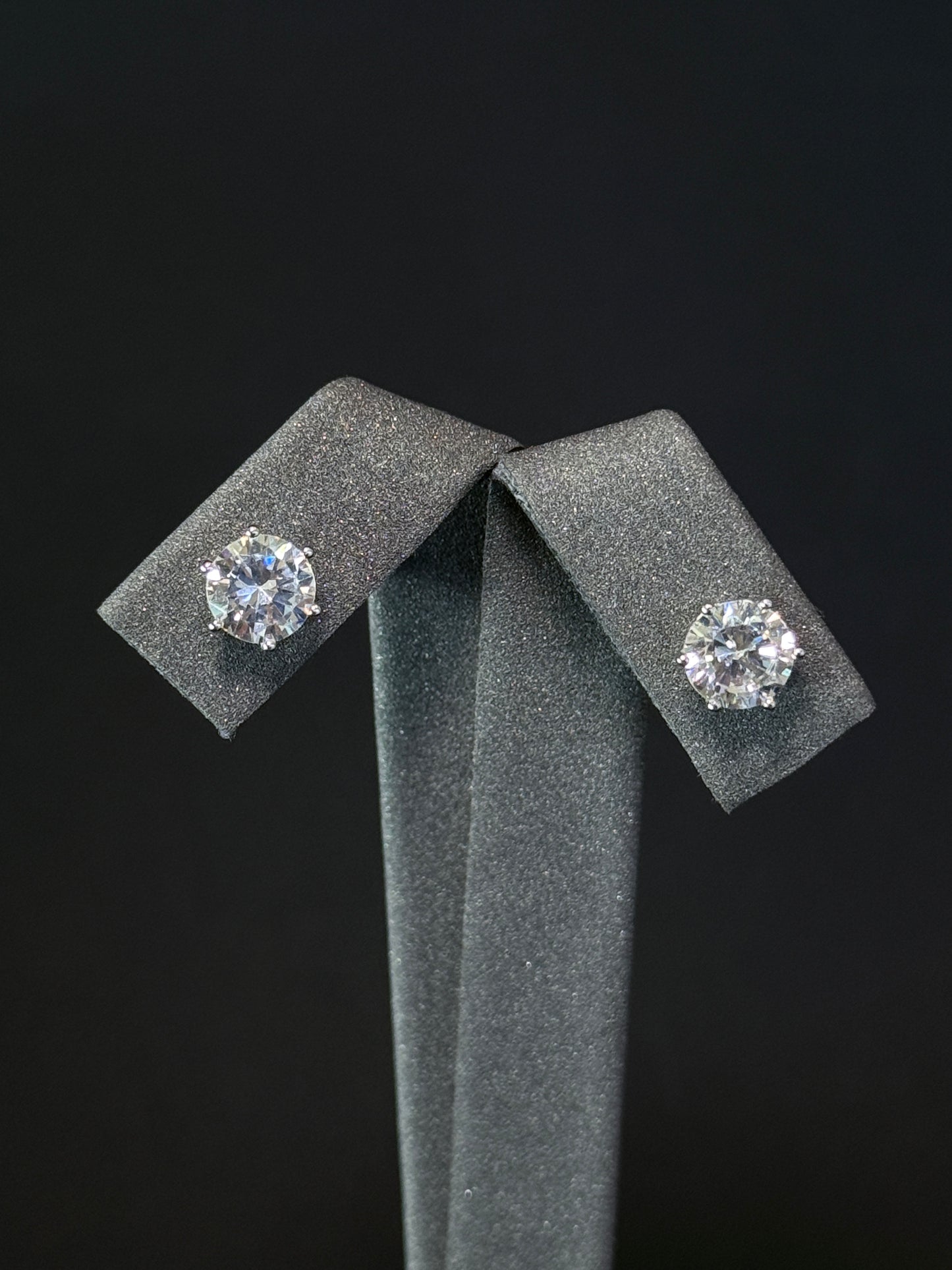 Sterling Silver studs - Solitaire Brilliance