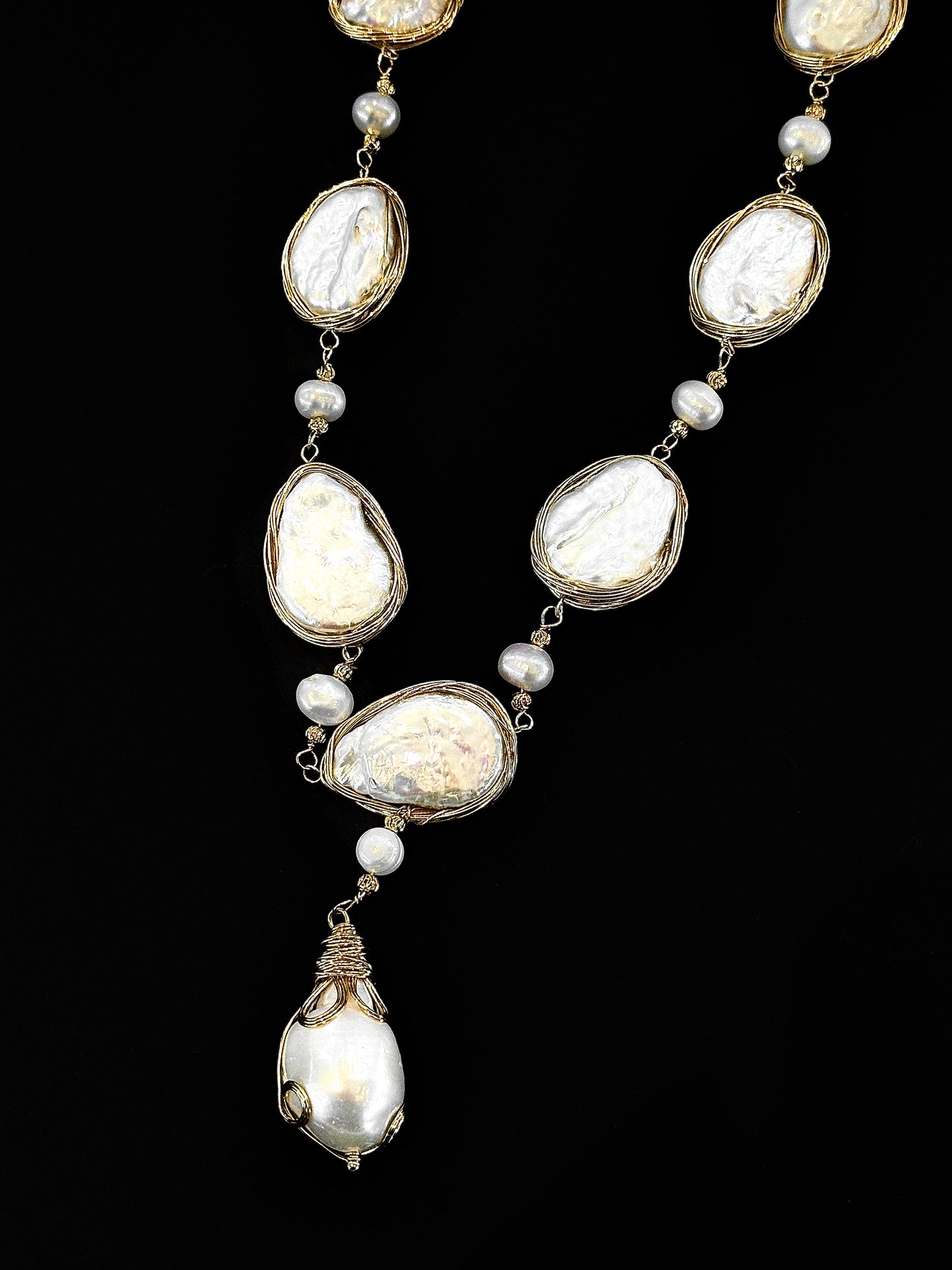 Handcraft with Pearl - Golden Nest Pearl Necklace