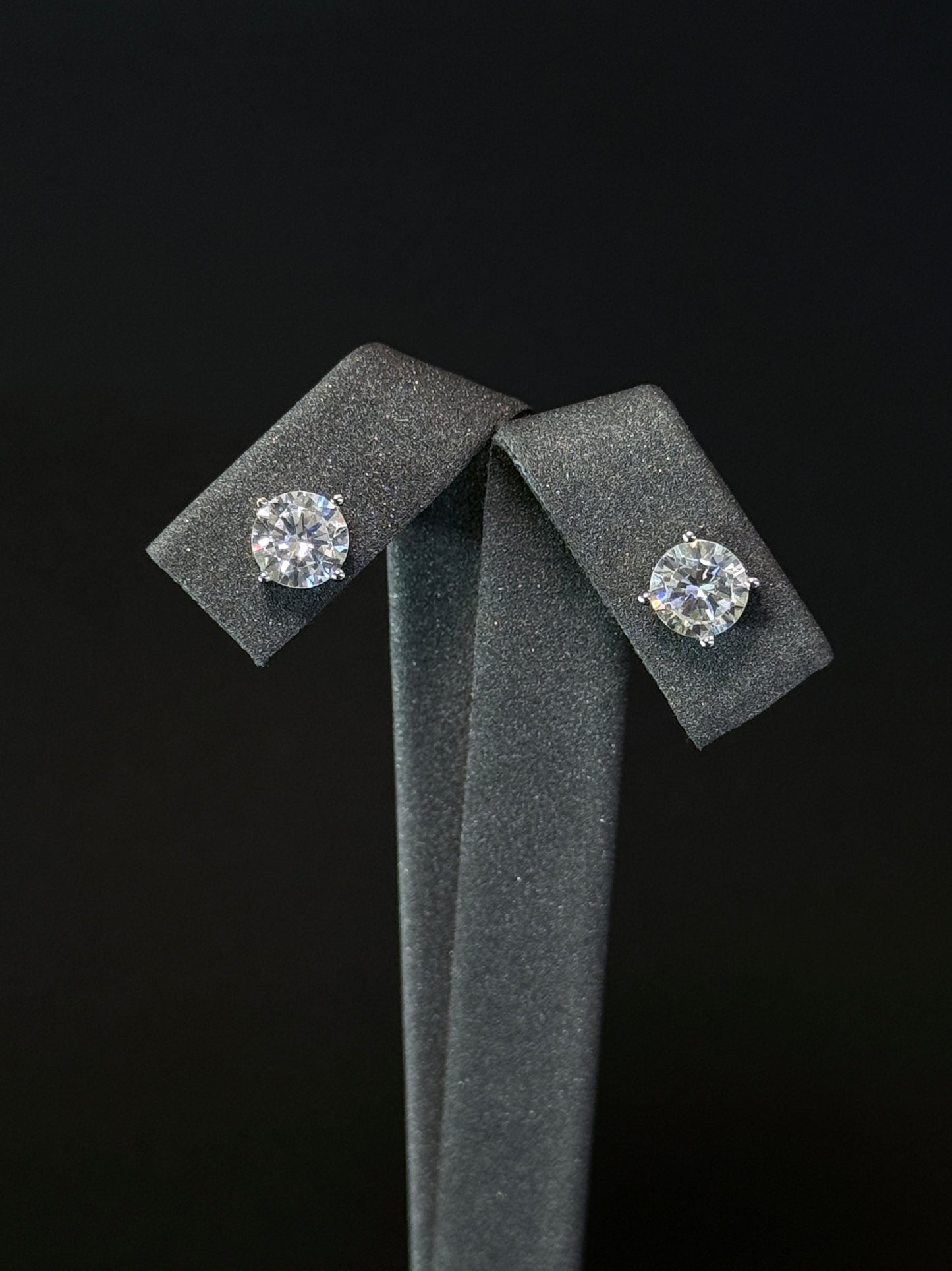 Sterling Silver studs -  Brilliant Round