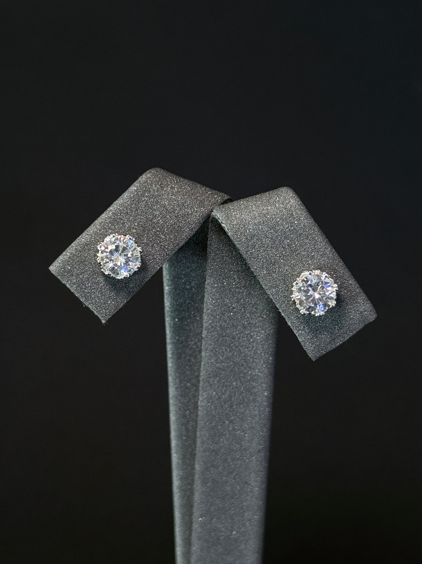 Sterling Silver studs -  Classic Solitaire Claw