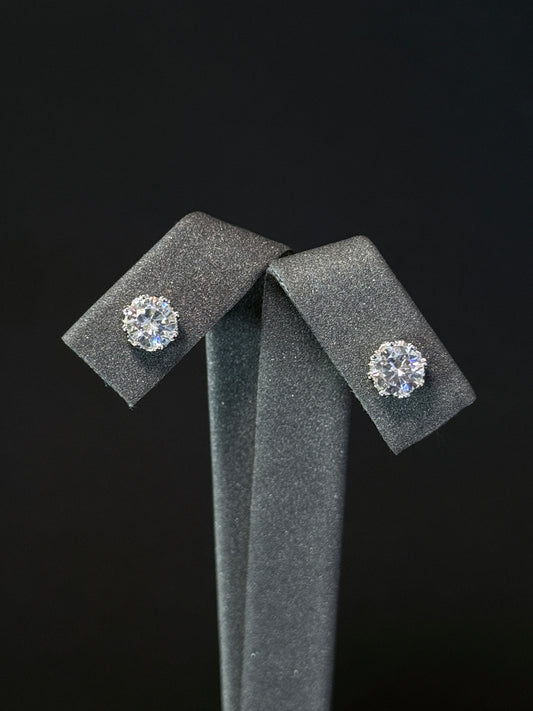 Sterling Silver studs -  Classic Solitaire Claw
