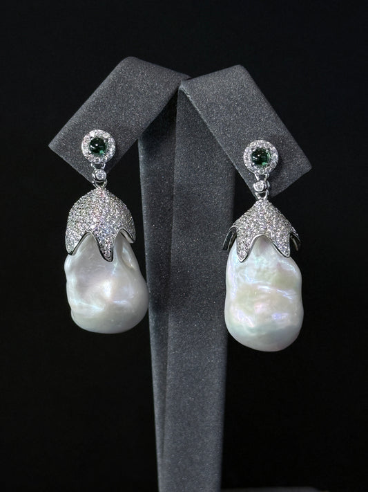 Sterling Silver Earring - Emerald Crown