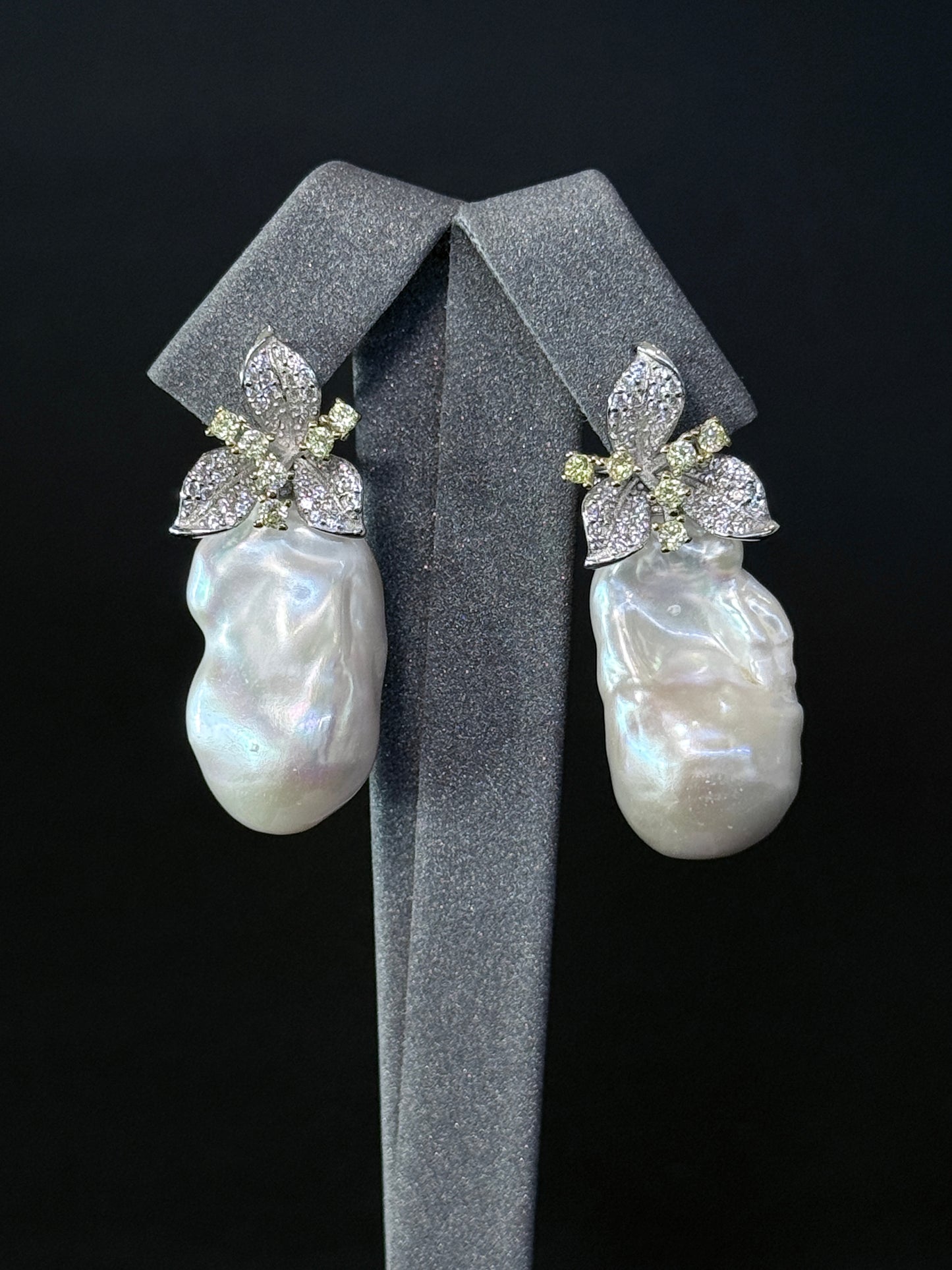 Sterling Silver Earring - Flora Kiss