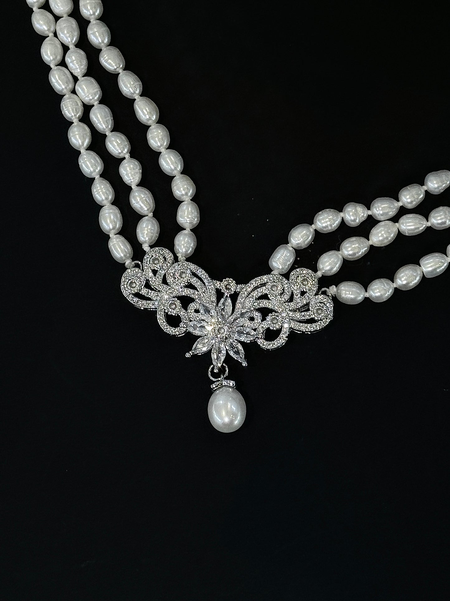 Rich Pearl Necklace - Papillon