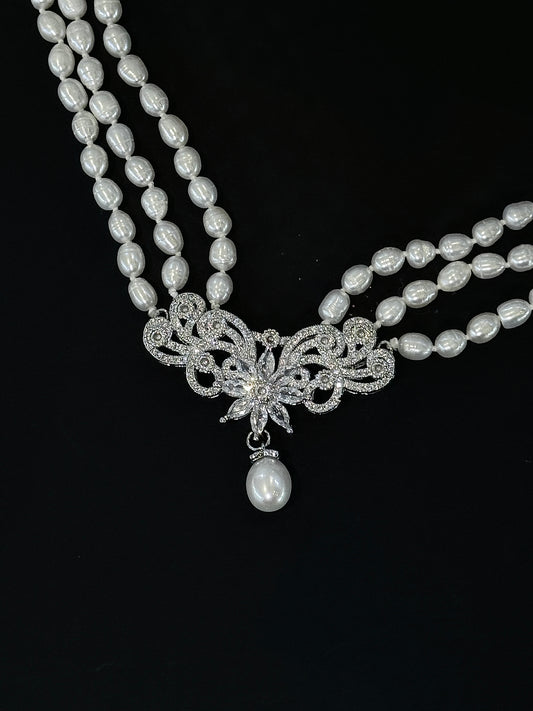Rich Pearl Necklace - Papillon